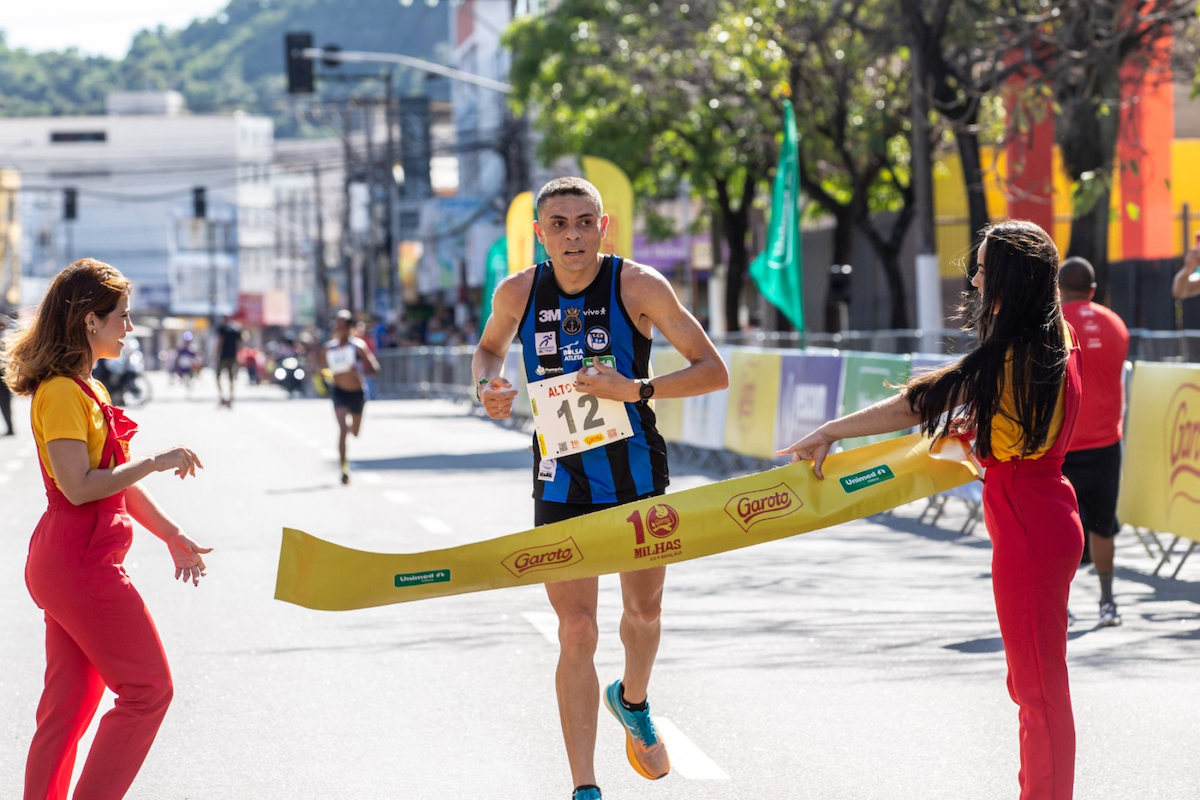 Quer melhorar suas marcas? Faça treinos de ritmo! - Contra Relógio