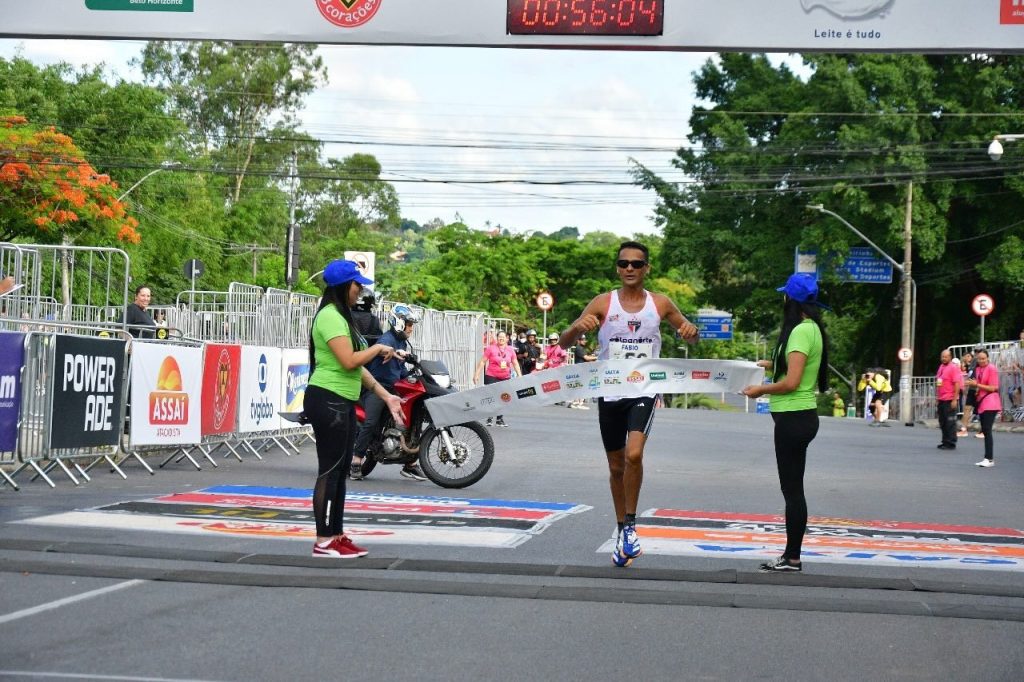 Quer melhorar suas marcas? Faça treinos de ritmo! - Contra Relógio